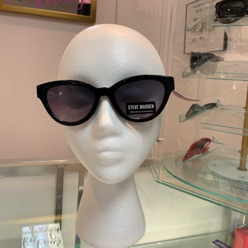 Steve Madden sun glasses